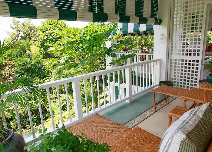 Bed & Breakfast Maison Simba Tanah Lot